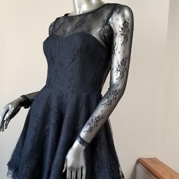 Black Lace Sexy Dress - Picture 2 of 6